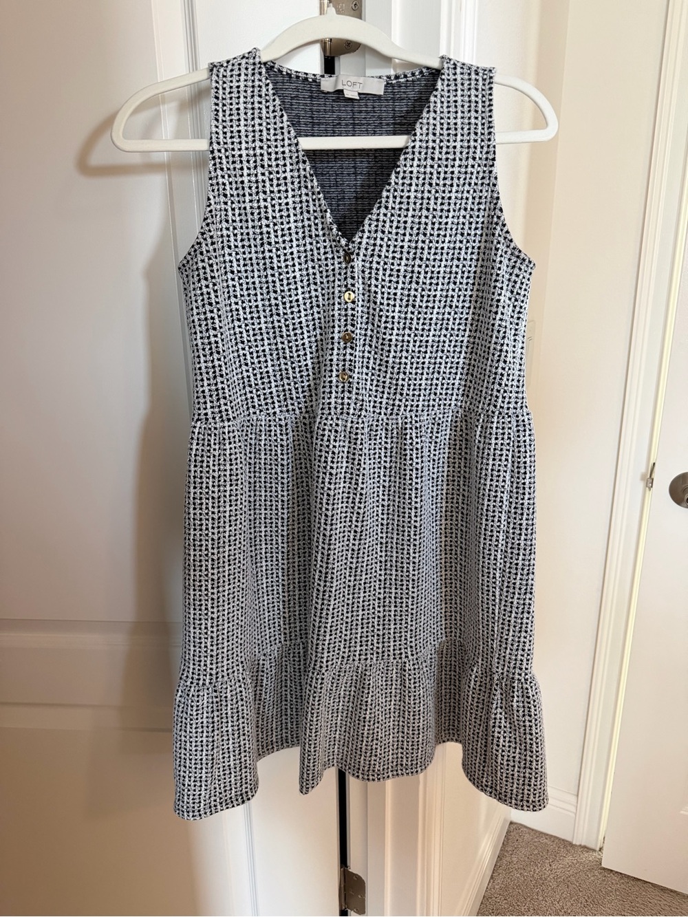 LOFT White and Black Patterned Sleeveless V-Neck Tiered Dress
